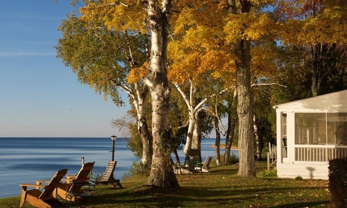 Lake Leelanau Apartment | JOLLI-LODGE~Beach Resort in Leland