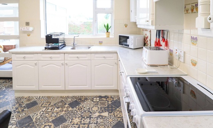 Alford House | JORAY BUNGALOW, family friendly, character holiday cottage in Alford