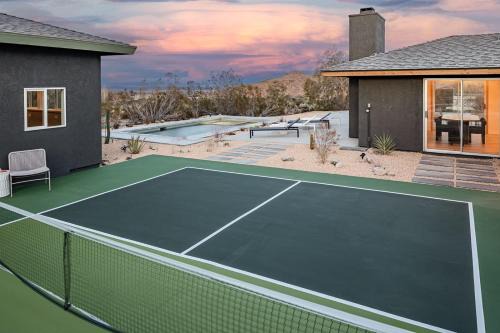 Joshua Tree House | Joshua Tree Pool & Pickleball- Mojave Paddle Club