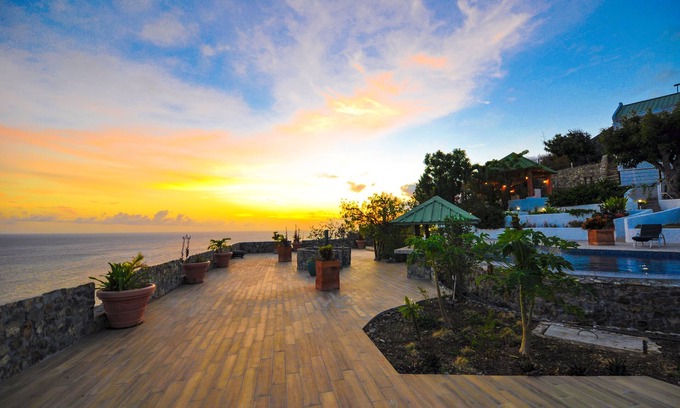 Cay Bay Hill Villa | 🌴Joy Estate by IRE Vacations - Expansive Property with Amazing Views ☀️