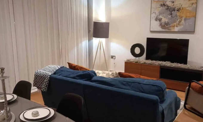 Peninsula Apartment | Juanita Place- Stunning 3bed in Greenwich