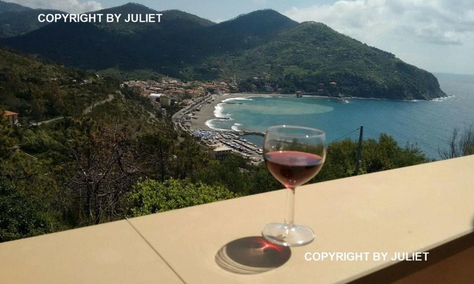 Valle Santa House | Juliet - apartment in Liguria 5 Terre UNESCO site