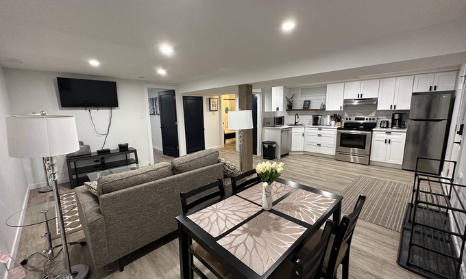 Prince George House | ⭐️July Discount⭐️Modern Suite 450m to Hospital