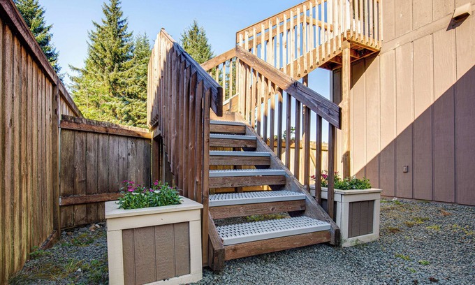 Mendenhall Valley Apartment | Juneau Apartment - Minutes to Mendenhall Glacier