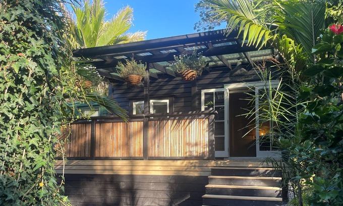 Palm Beach Cottage | Jungle Cottage Escape