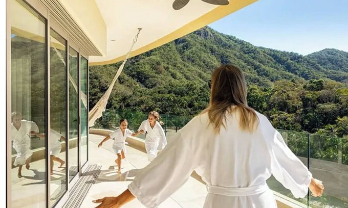 South Shore Hotel Area Hotel | Junior Panoramic Suite with Ocean Views & Private Balcony – Puerto Vallarta