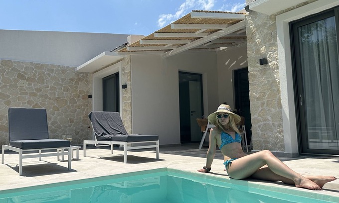 Vourvourou Apartment | Junior Suite With Private Swimming Pool