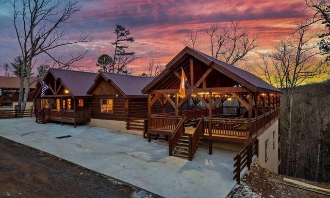 Caton Cabin | Juniper Lodge - Smoky Coast Vacation Rentals