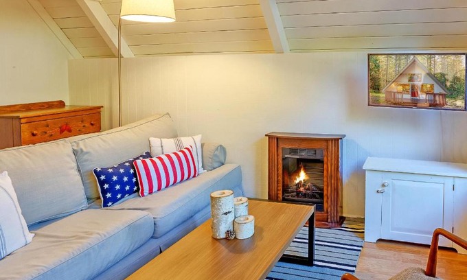 Hoodsport House | Jupiter Landing