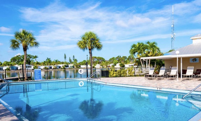 North Naples House | Just 2 Miles to Beach: Charming Getaway - Pool - Sports – Lake Activities