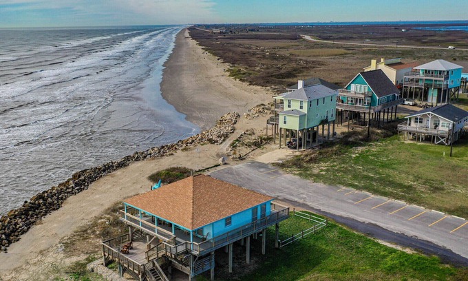 San Luis House | Just Beachy @ the pass Beautiful views, beach front home San Luis Pass TX