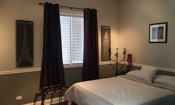 Grand Boulevard House | Just Minutes from Downtown Chicago