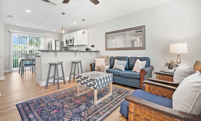 St. Augustine Cottage | Just North of Downtown, Fenced Yard, BBQ, Patio