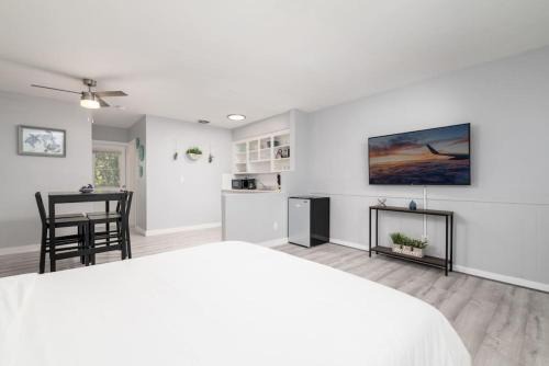 Wilton Manors Apartment | Just Off Wilton Drive Apt 4