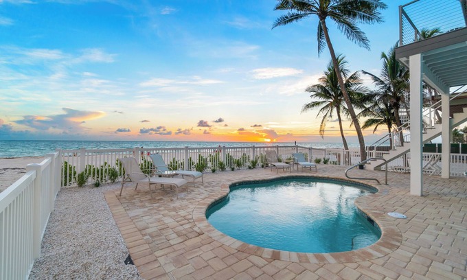 Bonita Springs House | Just Renovated! Beachfront Pool Home | Panoramic Gulf Views