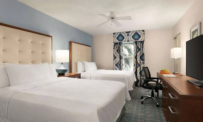 Villas Hotel | Just What You Were Looking For! 3 Comfortable Units, Pool