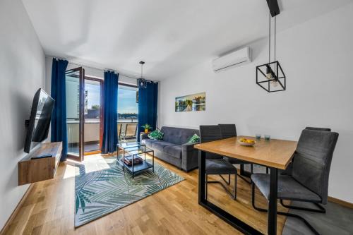 Wola Apartment | Kłopot 4A by Homeprime