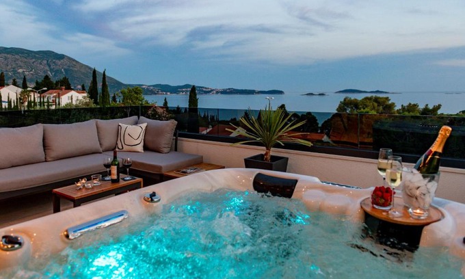 Mlini Apartment | K&N LuxApartment - Jacuzzi and Magnificent Sea view