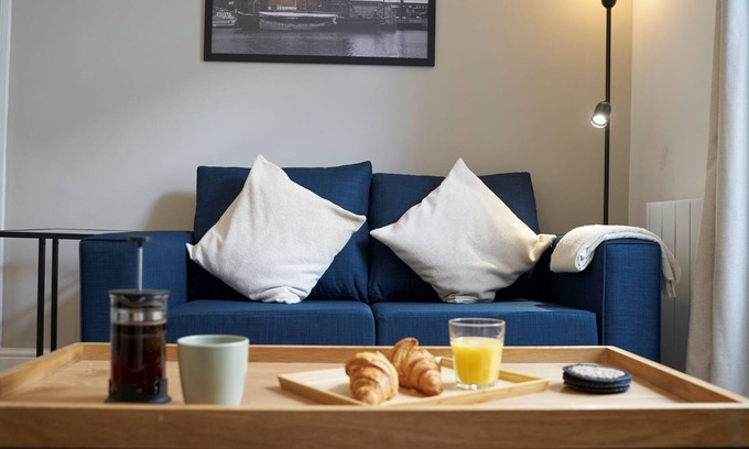 Gloucester Apartment | K Suites - Modern 1 Bed Flat in Central Location