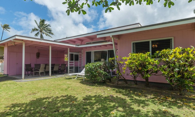 Kailua House | Kailua Beach "The Pink House" 100 Yards from Ocean