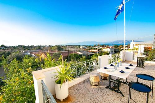 Agii Apostoli House | Kalamos sea view villa Beach walking distance