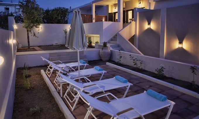 Panormos House | Kallisti, luxurious house,100m from great beach, traditional shops and tavernas!