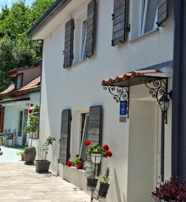 Kuceli House | Kameni biser