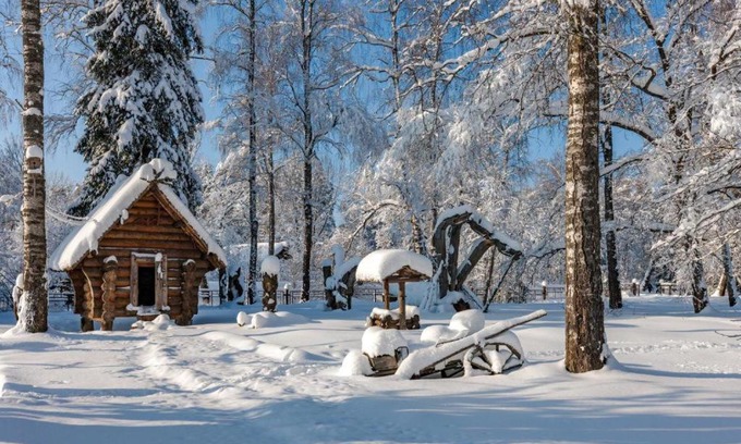 Zvenigorod Hotel | Kamorka s lezhankoy u okna