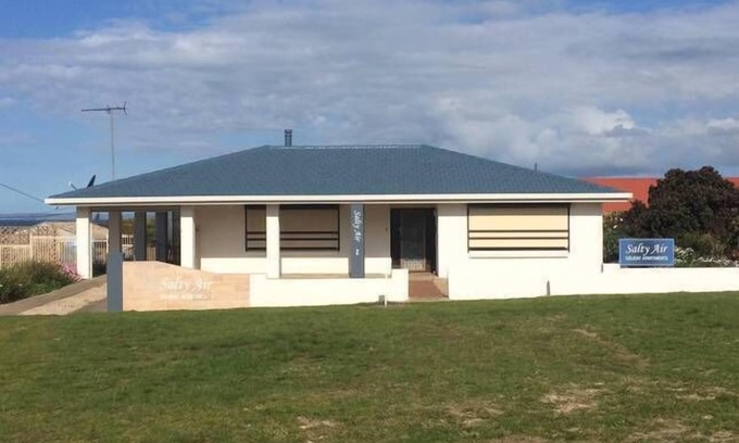 Kingscote Apartment | Kangaroo Island Salt Air Apartment 1
