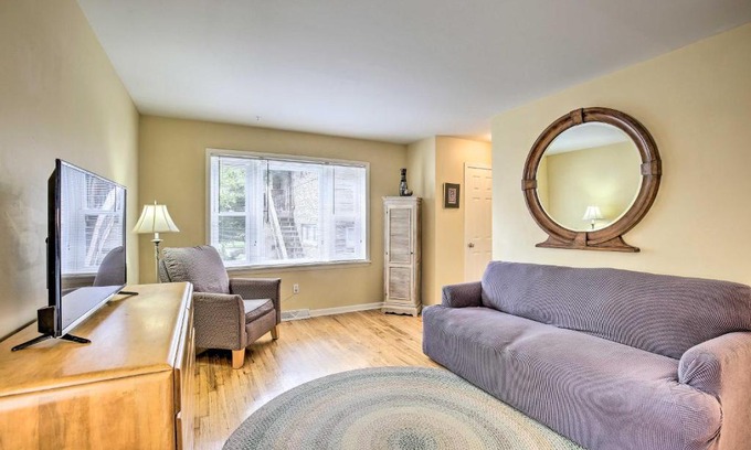 Northeast Kansas City Apartment | Kansas City Apt, Walk to KC MuseumandMed School