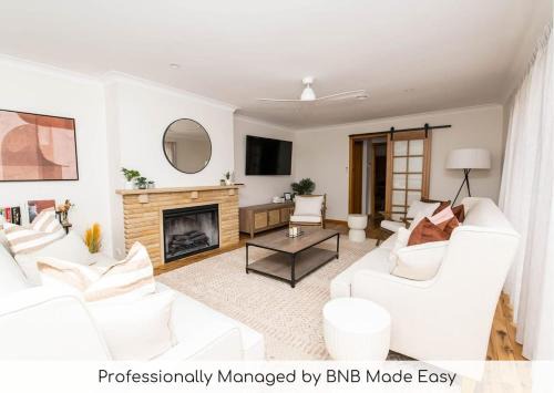 Calare House | Karimi House - Spacious, EV Plug, Sleeps 10