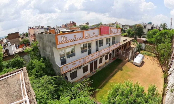Khajuraho Hotel | Karma Hostel
