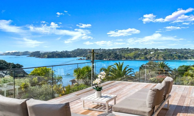 Oneroa House | KARU HOUSE | Coast & Country |