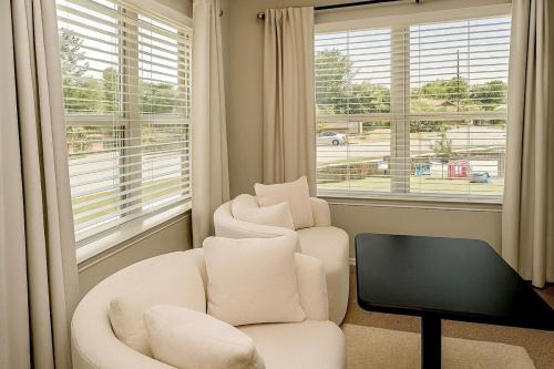 Lincoln Park Apartment | KAS resident