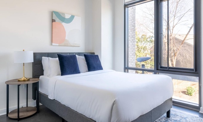 Del Ray Apartment | Kasa | Comfy Studio + Self Check-In | Alexandria