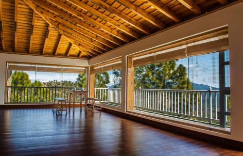 Almora Hotel | Kasar Rainbow Yoga Retreat