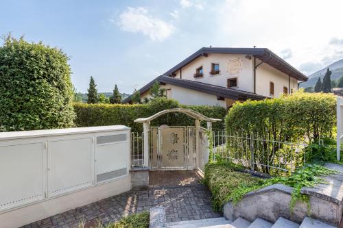 Roe Apartment | Kastel's house