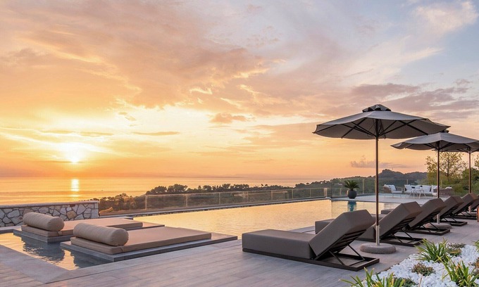 Vasilikos Villa | Katalania - Four Bedroom Villa, Sleeps 8