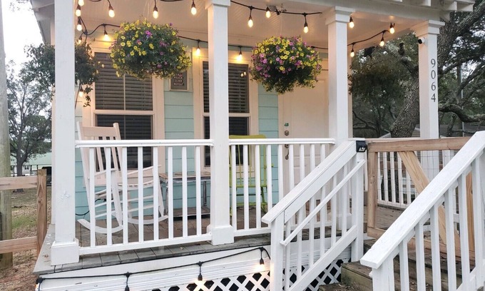 Perdido Beach House | Katrina Cottage of Perdido Beach *public boat launch 1 blk away*