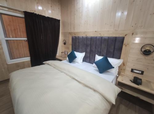 Tallital Hotel | Kayde Se Valley Hotel and Resort