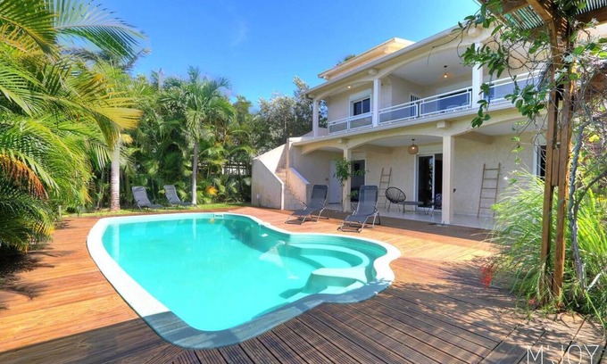 Les Avirons House | - KAZ A NOVA -