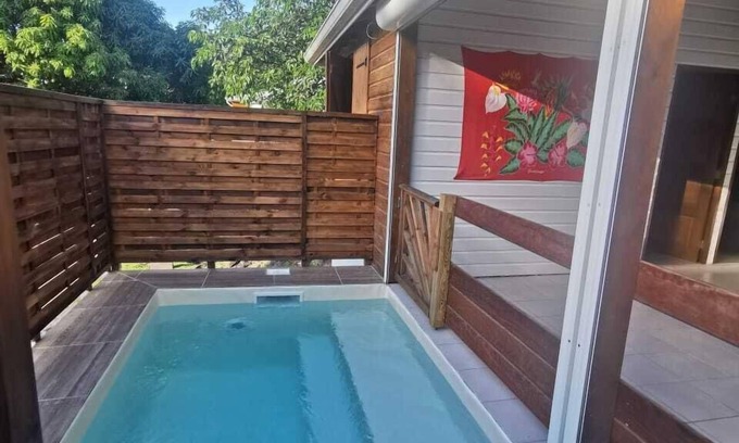Malendure Cottage | Kaz Café 4-Bedroom Bungalow