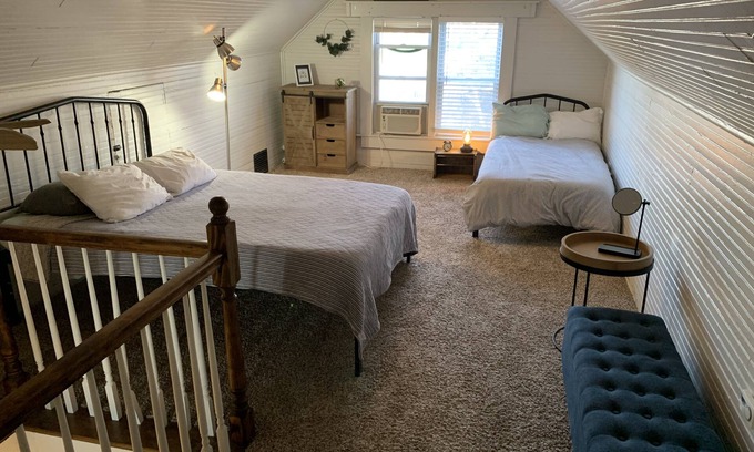 Kansas City House | KC Bungalow, near Plaza & Westport