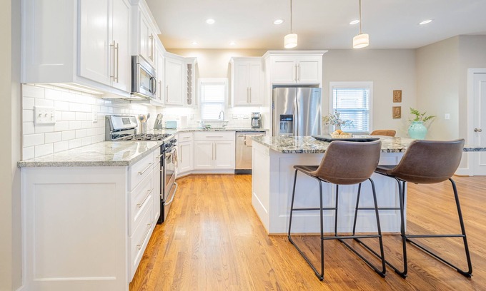 Southmoreland House | KC Gem: Renovated Home w/Fenced Yard!