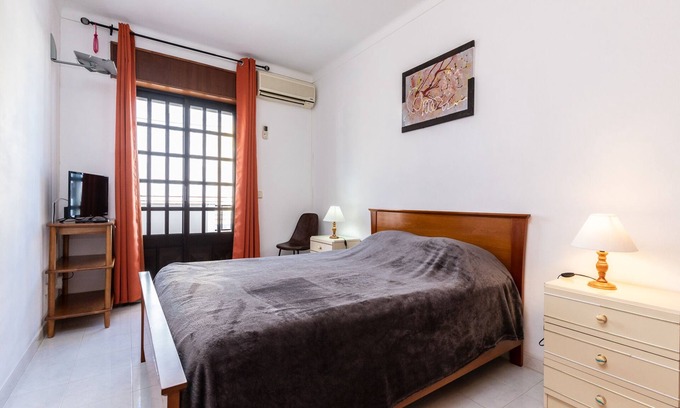 Vila Nova De Cacela Apartment | Keaton Green Apartment, AC, BBQ