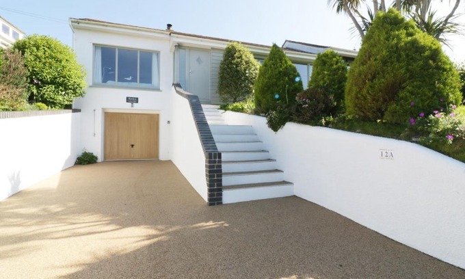 Crantock House | Keelyn