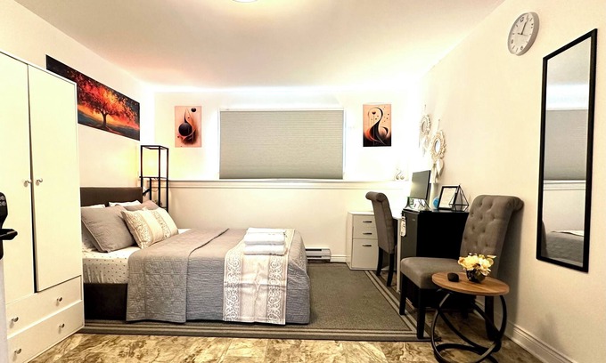 Saint John House | Kenneths Cozy Retreat - Saint John 1BDRM | Wi-Fi | 4mins Regional Hospital & UNB