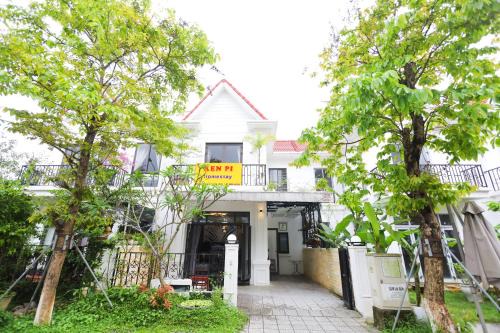Huong Thuy Hotel | KenPi House - khu đô thị Royal Park