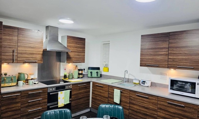 Colchester House | Kensington Bliss - 3 Bedroom House in Colchester