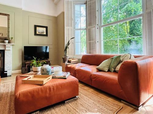Abingdon Apartment | Kensington Grand Suite